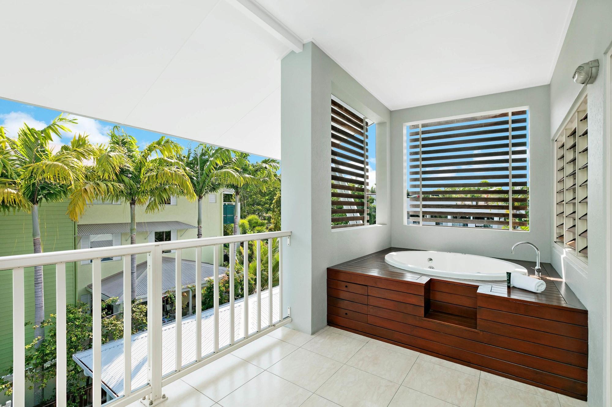 Aparthotel Mantra Aqueous On Port Port Douglas Exteriér fotografie
