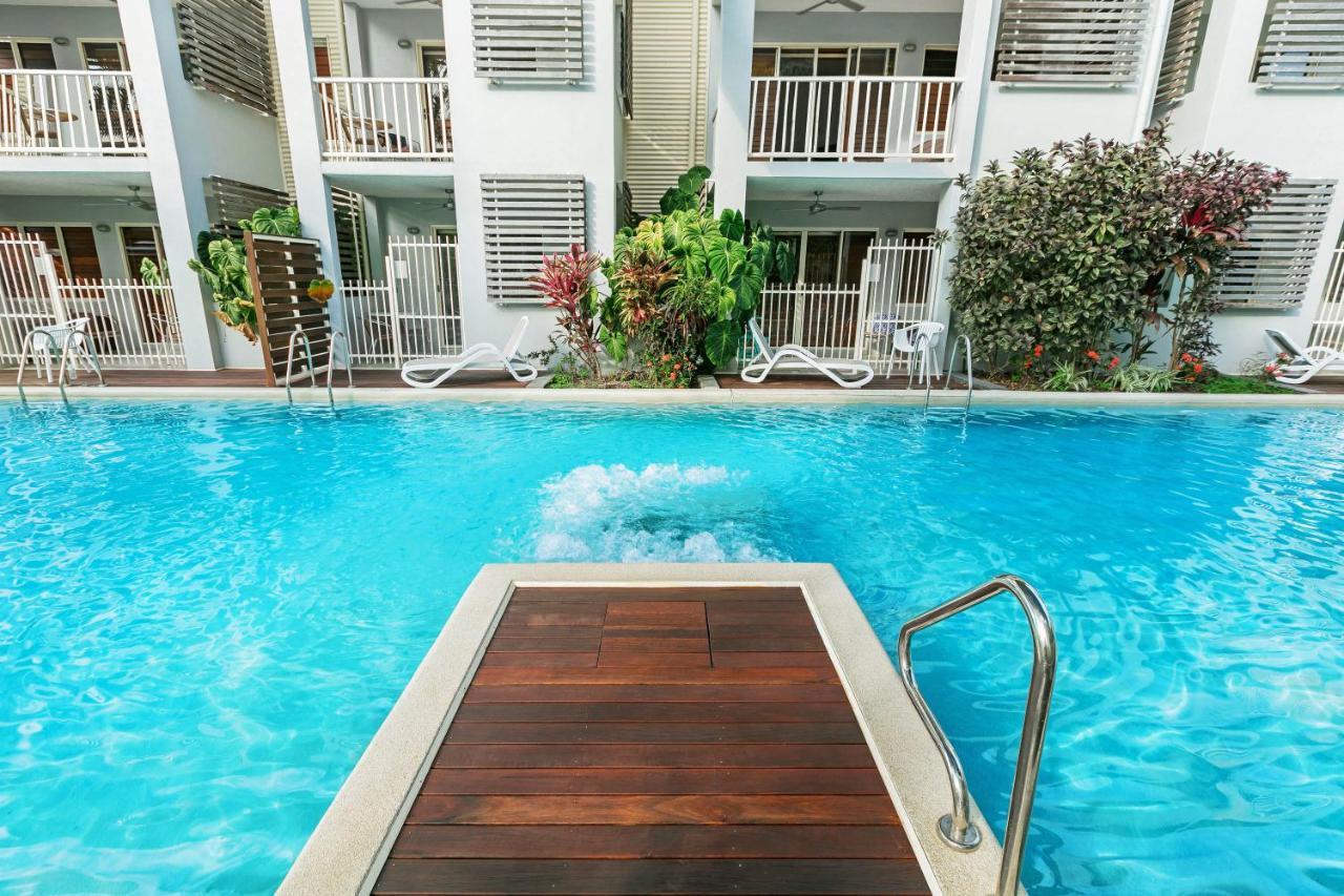 Aparthotel Mantra Aqueous On Port Port Douglas Exteriér fotografie