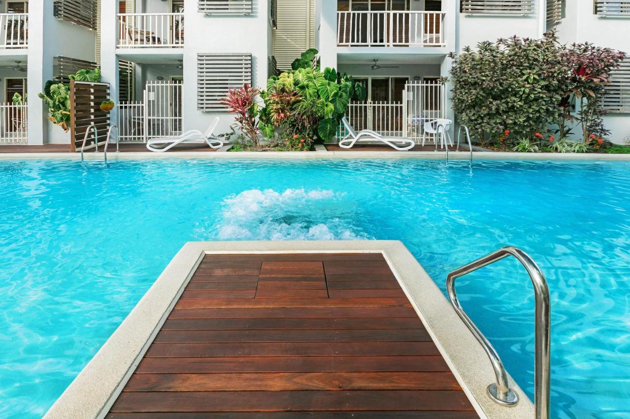 Aparthotel Mantra Aqueous On Port Port Douglas Exteriér fotografie